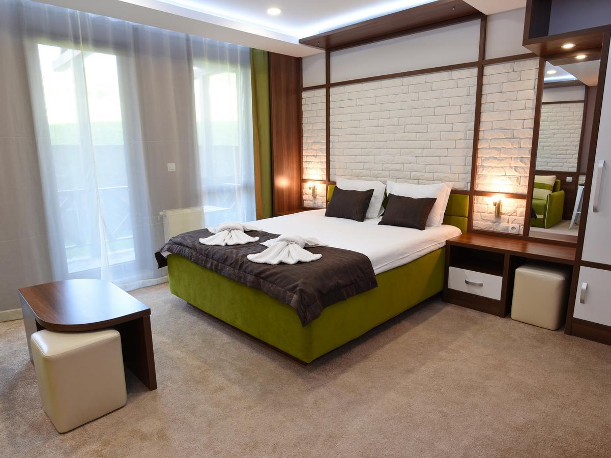 Green Life Boutique Apartments Бансько Екстер'єр фото